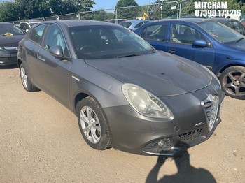 Location: Mitcham - 2011 ALFA ROMEO GIULIETTA LUSSO M-AIR TB 5 Door Hatchback REG: EX61UYO, Keys: No, MOT Expiry date: 08/03/2027, 1368 Petrol, 6 Speed Manual Petrol, Former Keepers: 3