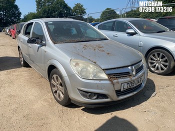 Location: Mitcham - 2009 VAUXHALL ASTRA BREEZE 5 Door Hatchback REG: LT09UAB, Keys: No, MOT Expiry date: 20/10/2025, 1364 Petrol, 5 Speed Manual Petrol, Former Keepers: 6