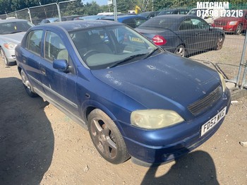 Location: Mitcham - 2003 VAUXHALL ASTRA LS 16V 5 Door Hatchback REG: FD52WKG, Keys: No, MOT Expiry date: 19/08/2026, 1389 Petrol, 5 Speed Manual Petrol, Former Keepers: 9