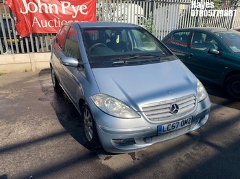 Location: Hayes - 2008 MERCEDES A180 CDI ELEGANCE SE CVT 5 Door Hatchback REG: LC57OMZ, Keys: No, MOT Expiry date: 05/01/2026, 1992 Diesel, Variable 1 Speed Auto Diesel, Former Keepers: 4