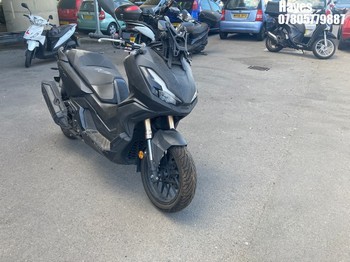 Location: Hayes - 2022 HONDA ADV 350 A-N Motorcycle REG: CV22LDN, Keys: No, MOT Expiry date: 11/04/2026, 330 Petrol, Automatic, Former Keepers: 6