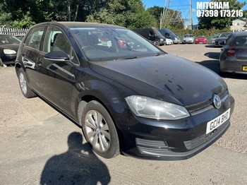 Location: MITCHAM - 2014 VOLKSWAGEN GOLF SE BLUEMOTIN TECH TS 5 Door Hatchback REG: GC14BHD, 1395cc Petrol, 7 Speed S-Auto Petrol, Former Keepers: 4, Keys: No, MOT: Expiry date21/10/2026