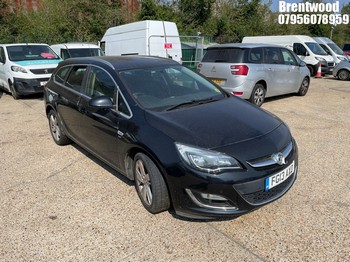 Location: Brentwood - 2013 VAUXHALL ASTRA SRI Estate REG: FG13AXO, Keys: No, MOT Expiry date: 13/04/2026, 1598 Petrol, 5 Speed Manual Petrol, Former Keepers: 3