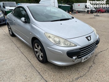 Location: Brentwood - 2008 PEUGEOT 307 CC S Convertible REG: KM57ZKW, Keys: No, MOT Expiry date: 29/08/2026, 1997 Petrol, 5 Speed Manual Petrol, Former Keepers: 7