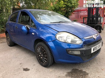 Location: Nottingham - 2010 FIAT PUNTO EVO ACTIVE 5 Door Hatchback REG: WR10XVE, Keys: No, MOT Expiry date: 06/11/2026, 1368 Petrol, 5 Speed Manual Petrol, Former Keepers: 11