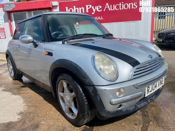 Location: Hull - 2004 MINI MINI ONE 3 Door Hatchback REG: RJ04VNE, Keys: No, MOT Expiry date: 31/08/2026, 1598 Petrol, 5 Speed Manual Petrol, Former Keepers: 9