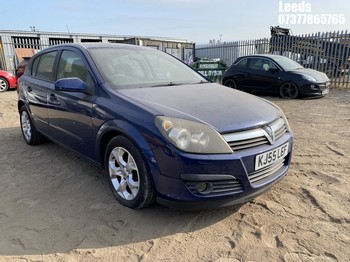 Location: Leeds - 2006 VAUXHALL ASTRA SXI TWINPORT 5 Door Hatchback REG: KJ55LEF, Keys: No, MOT Expiry date: 11-02-2026, 1598 Petrol, 5 Speed Manual Petrol, Former Keepers: 2