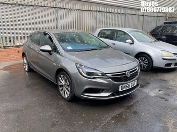 Location: Hayes - 2016 VAUXHALL ASTRA DESIGN TURBO 5 Door Hatchback REG: DN66DJF, Keys: No, MOT Expiry date: 17/10/2026, 1399 Petrol, 6 Speed Manual Petrol, Former Keepers: 10