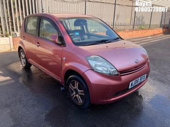 Location: Hayes - 2006 DAIHATSU SIRION SE AUTO 5 Door Hatchback REG: WJ06SFX, Keys: No, MOT Expiry date: 20/01/2026, 1298 Petrol, 4 Speed Auto Petrol, Former Keepers: 8