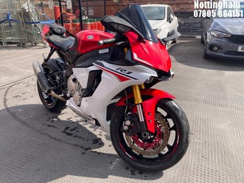 Location: Nottingham - 2015 YAMAHA YZF R1 15 Motorcycle REG: R1XCU, 998cc Petrol, MANUAL, Former Keepers: 1, Keys: Yes, MOT Expiry date: 07/03/2022