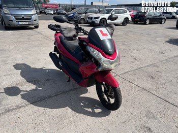 Location: Belvedere - 2012 HONDA WW 125 EX2-C Motorcycle REG: MF62NVT, Keys: No, MOT Expiry date: 05/01/2027, 125 Petrol, AUTOMATIC, Former Keepers: 8