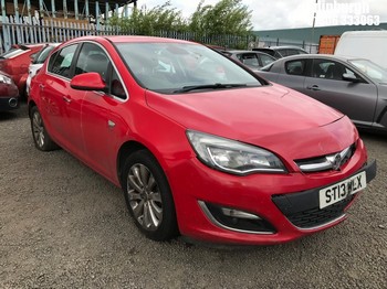 Location: Edinburgh - 2013 VAUXHALL ASTRA ELITE 5 Door Hatchback REG: ST13KLX, Keys: No, MOT Expiry date: 26/08/2026, 1598 Petrol, 5 Speed Manual Petrol, Former Keepers: 11