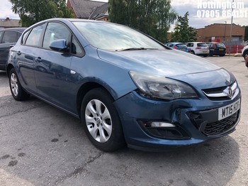 Location: Nottingham - 2015 VAUXHALL ASTRA DESIGN CDTI ECOFLEX 5 Door Hatchback REG: MT15HZR, Keys: No, MOT Expiry date: 17/07/2025, 1598 Diesel, 6 Speed Manual Diesel, Former Keepers: 8