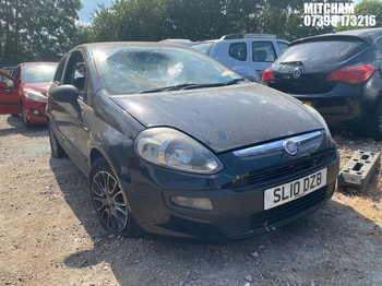 Location: Mitcham - 2010 FIAT PUNTO EVO ACTIVE 3 Door Hatchback REG: SL10DZB, Keys: No, MOT Expiry date: 13/12/2026, 1368 Petrol, 5 Speed Manual Petrol, Former Keepers: 9