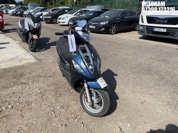 Location: Mitcham - 2013 PIAGGIO FLY 125 3V Scooter REG: LD63EFH, Keys: No, MOT Expiry date: 07/12/2024, 124 Petrol, AUTOMATIC, Former Keepers: 1