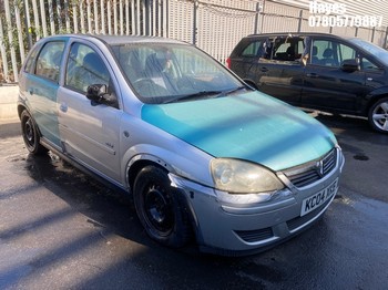 Location: Hayes - 2004 VAUXHALL CORSA DESIGN 16V 5 Door Hatchback REG: KC04XKE, Keys: No, MOT Expiry date: 01/07/2026, 1199 Petrol, 5 Speed Manual Petrol, Former Keepers: 3