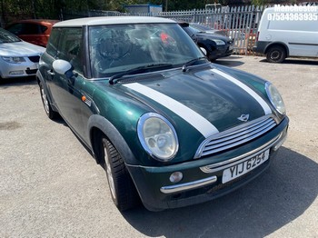 Location: Manchester - 2004 MINI MINI COOPER 3 Door Hatchback REG: YIJ6254, 1598 Petrol, 5 Speed Manual Petrol, Former Keepers: 6, Keys: No, MOT Expiry date: 30/01/2027