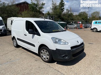 Location: Brentwood - 2015 PEUGEOT PARTNER 625 PROFESSION L1 Panel Van REG: HX15NKU, Keys: No, MOT Expiry date: 10.04.2027, 1560 Diesel, 5 Speed Manual Diesel, Former Keepers: 7