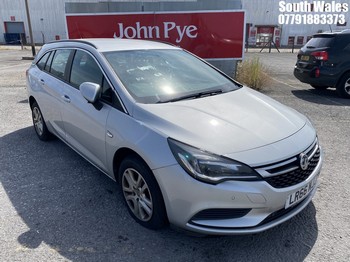 Location: South Wales - 2017 VAUXHALL ASTRA DESIGN CDTI ECOFLEX Estate REG: LR66NJJ, Keys: No, MOT Expiry date: 19/04/2025, 1598 Diesel, 6 Speed Manual Diesel, Former Keepers: 2