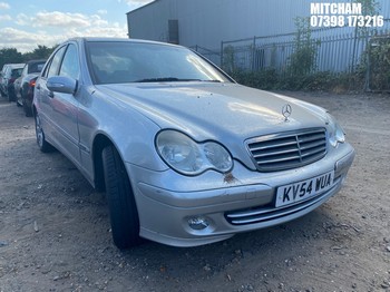 Location: Mitcham - 2004 MERCEDES C180 KOMP. CLASSIC SE A 4 Door Saloon REG: KV54WUA, Keys: No, MOT Expiry date: 08/09/2026, 1796 Petrol, 5 Speed Auto Petrol, Former Keepers: 7