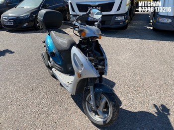 Location: Mitcham - 2001 KYMCO COBRA RACER Scooter REG: Y939GFG, Keys: No, MOT Expiry date: 04/09/2026, 49 Petrol, AUTOMATIC, Former Keepers: 4