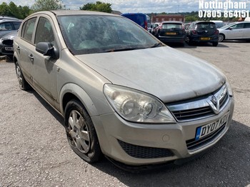 Location: Nottingham - 2007 VAUXHALL ASTRA LIFE CDTI 5 Door Hatchback REG: DY07KDV, Keys: No, MOT Expiry date: 26/08/2025, 1248 Diesel, 6 Speed Manual Diesel, Former Keepers: 7