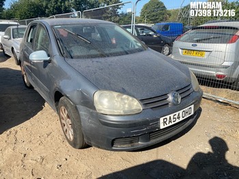 Location: Mitcham - 2004 VOLKSWAGEN GOLF SE AUTO 5 Door Hatchback REG: RA54OHD, Keys: No, MOT Expiry date: 14/11/2026, 1600 Petrol, 6 Speed Auto Petrol, Former Keepers: 4
