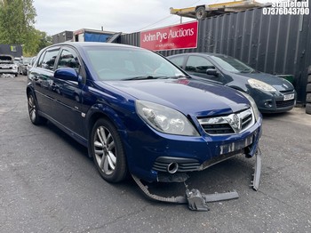 Location: Stapleford - 2006 VAUXHALL SIGNUM DESIGN CDTI 150 5 Door Hatchback REG: VK56NMX, Keys: Yes, MOT Expiry date: 24/04/2027, 1910 Diesel, 6 Speed Manual Diesel, Former Keepers: 8