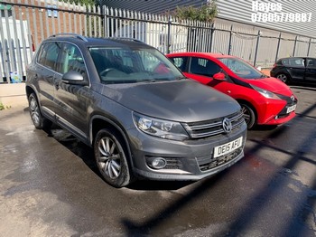 Location: Hayes - 2015 VOLKSWAGEN TIGUAN MATCH TDI BMT 4MOT Estate REG: DE15AFU, Keys: No, MOT Expiry date: 25/05/2026, 1968 Diesel, 6 Speed Manual Diesel, Former Keepers: 2