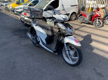 Location: Hayes - 2020 HONDA SH 125 AD-L Motorcycle REG: VX20UDW, Keys: No, MOT Expiry date: 31/10/2025, 125 Petrol, Automatic, Former Keepers: 7
