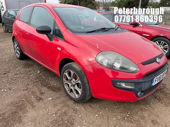 Location: Peterborough - 2011 FIAT PUNTO EVO GP 3 Door Hatchback REG: FV61BFY, Keys: No, MOT Expiry date: 23/11/2025, 1368 Petrol, 5 Speed Manual Petrol, Former Keepers: 6