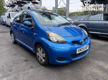 Location: Stapleford - 2009 TOYOTA AYGO BLUE VVT-I 5 Door Hatchback REG: KM09UKF, Keys: Yes, MOT Expiry date: 03/08/2026, 998 Petrol, 5 Speed Manual Petrol, Former Keepers: 5