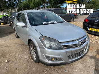 Location: Mitcham - 2007 VAUXHALL ASTRA SRI XP A 5 Door Hatchback REG: KD07UMZ, Keys: No, MOT Expiry date: 30/07/2026, 1796 Petrol, 4 Speed Auto Petrol, Former Keepers: 14