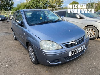 Location: Mitcham - 2005 VAUXHALL CORSA DESIGN 16V AUTO 3 Door Hatchback REG: DN05PLJ, Keys: No, MOT Expiry date: 30/10/2026, 1389 Petrol, 5 Speed Auto Petrol, Former Keepers: 11