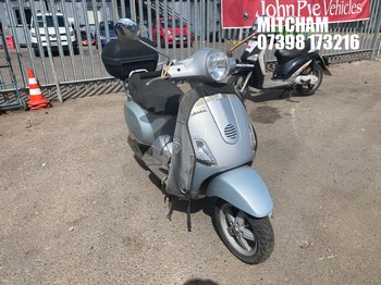 Location: Mitcham - 2005 PIAGGIO VESPA LX 50 Moped REG: LK05FGO, Keys: No, MOT Expiry date: 19/07/2019, 49 Petrol, AUTOMATIC, Former Keepers: 7