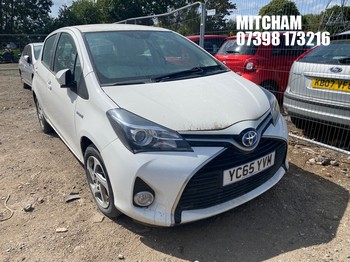 Location: Mitcham - 2015 TOYOTA YARIS HYBRID ICON CVT 5 Door Hatchback REG: YC65YVM, Keys: No, MOT Expiry date: 05/06/2026, 1497 Hybrid Electric, Variable 1 Speed Auto Petrol/E, Former Keepers: 3