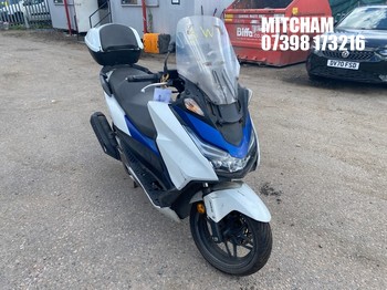 Location: Mitcham - 2017 HONDA NSS 125 AD-H Motorcycle REG: LB66VLZ, Keys: No, MOT Expiry date: 28/06/2024, 125 Petrol, AUTOMATIC, Former Keepers: 5