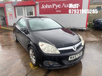 Location: Hull - 2007 VAUXHALL ASTRA TWIN TOP DESIGN Convertible REG: MA57ZKK, Keys: Yes, MOT Expiry date: 27/05/2026, 1796 Petrol, 5 Speed Manual Petrol, Former Keepers: 3