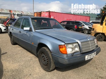 Location: Edinburgh - 1992 MERCEDES 250D DIESEL A 4 Door Saloon REG: J737LFY, Keys: No, MOT Expiry date: 14/04/2026, 2497 Diesel, 4 Speed Auto Diesel, Former Keepers: 11