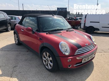 Location: Brentwood - 2006 MINI MINI COOPER Convertible REG: HC06AGC, Keys: No, MOT Expiry date: 13/02/2027, 1598 Petrol, 5 Speed Manual Petrol, Former Keepers: 5