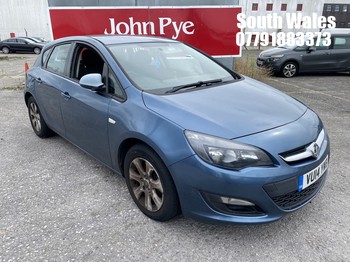 Location: South Wales - 2014 VAUXHALL ASTRA DESIGN CDTI ECOFLEX 5 Door Hatchback REG: VU14YWB, Keys: No, MOT Expiry date: 17/01/2027, 1686 Diesel, 6 Speed Manual Diesel, Former Keepers: 4