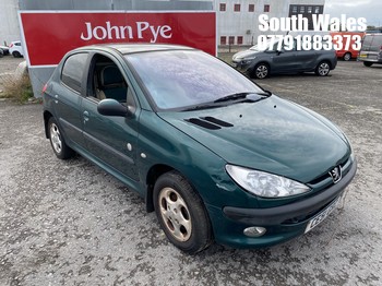 Location: South Wales - 2001 PEUGEOT 206 ROLAND GARROS 5 Door Hatchback REG: CE51GRZ, Keys: No, MOT Expiry date: 29/09/2025, 1587 Petrol, 5 Speed Manual Petrol, Former Keepers: 4