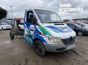 Location: Leeds - 2000 MERCEDES SPRINTER 316 CDI MWB Flat Lorry REG: X204OBT, Keys: No, MOT Expiry date: 06-05-2026, 2686 Diesel,, Former Keepers: 7
