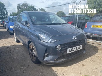 Location: Mitcham - 2021 HYUNDAI I10 SE CONNECT MPI AUTO 5 Door Hatchback REG: EO71LVW, Keys: No, MOT Expiry date: 25/06/2026, 1197 Petrol, 5 Speed Auto Petrol, Former Keepers: 2