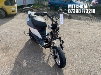 Location: Mitcham - 2018 SINNIS HARRIER Motorcycle REG: GY18PFK, Keys: No, MOT Expiry date: 26/07/2025, 125 Petrol, AUTOMATIC, Former Keepers: 7