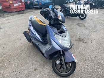 Location: Mitcham - 2008 YAMAHA NXC 125 CYGNUS Scooter REG: LK08NZT, Keys: No, MOT Expiry date: 27/06/2025, 124 Petrol, AUTOMATIC, Former Keepers: 3
