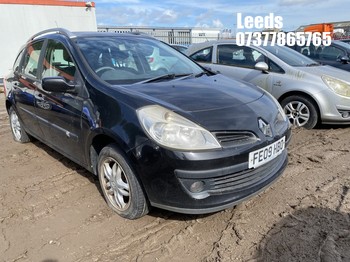 Location: Leeds - 2009 RENAULT CLIO DYNAMIQUE 16V Estate REG: FE09HBO, Keys: No, MOT Expiry date: 03-10-2025, 1149 Petrol, 5 Speed Manual Petrol, Former Keepers: 5
