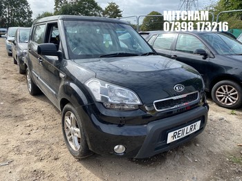 Location: Mitcham - 2011 KIA SOUL 2 CRDI AUTO 5 Door Hatchback REG: RE11LRX, Keys: No, MOT Expiry date: 16/10/2026, 1582 Diesel, 4 Speed Auto Diesel, Former Keepers: 4