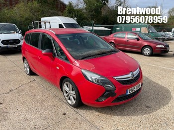Location: Brentwood - 2015 VAUXHALL ZAFIRA TOURER SRI TURBO MPV REG: EN15ODB, Keys: No, MOT Expiry date: 18/10/2025, 1364 Petrol, 6 Speed Manual Petrol, Former Keepers: 3