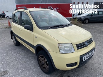 Location: South Wales - 2005 FIAT PANDA 4X4 5 Door Hatchback REG: LR55NPF, Keys: No, MOT Expiry date: 02/05/2025, 1242 Petrol, 5 Speed Manual Petrol, Former Keepers: 11